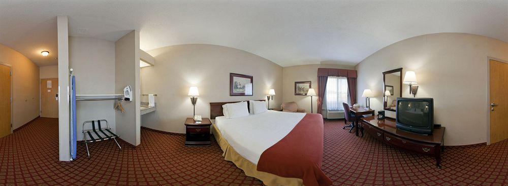 Holiday Inn Express Metropolis By Ihg Bagian luar foto